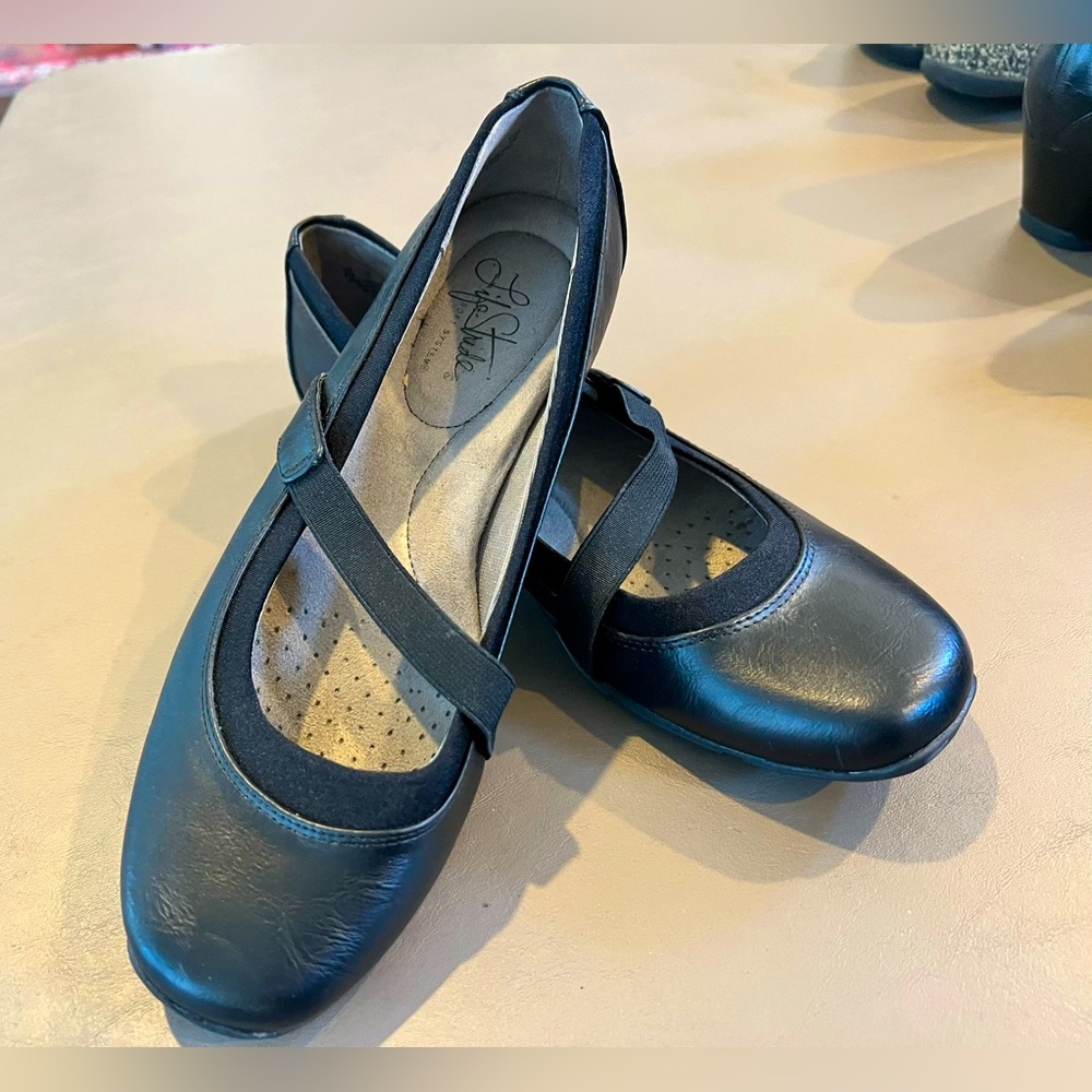 Life Stride Mary Jane Flats, Size 9M